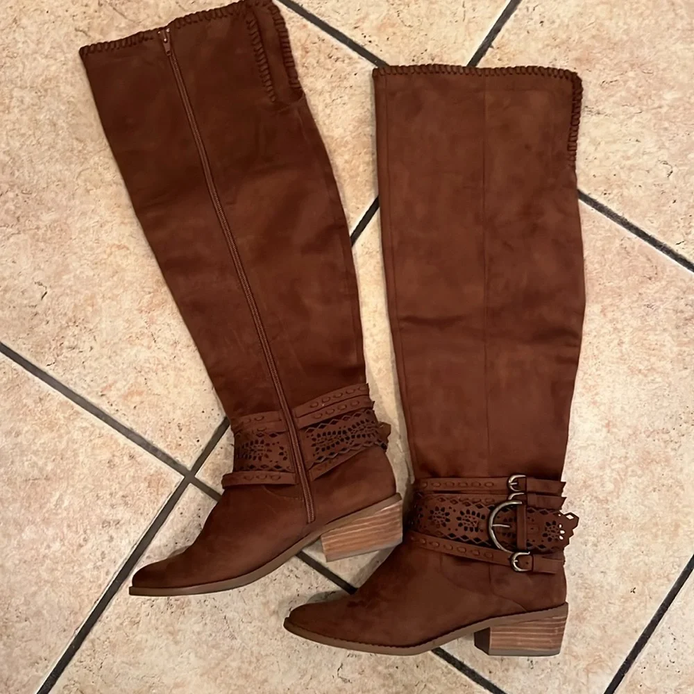 N/A boots worn